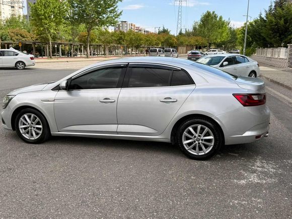 BİRDEM DEN KUSURSUZ MEGANE HATASİZ BOYASİZ