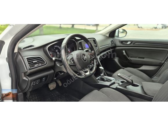 2020MDL RENAULT MEGANE 1.5BLUE DCİ TOUCH OTOMATİK SERVİS BAKIMLI