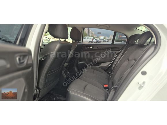 2020MDL RENAULT MEGANE 1.5BLUE DCİ TOUCH OTOMATİK SERVİS BAKIMLI
