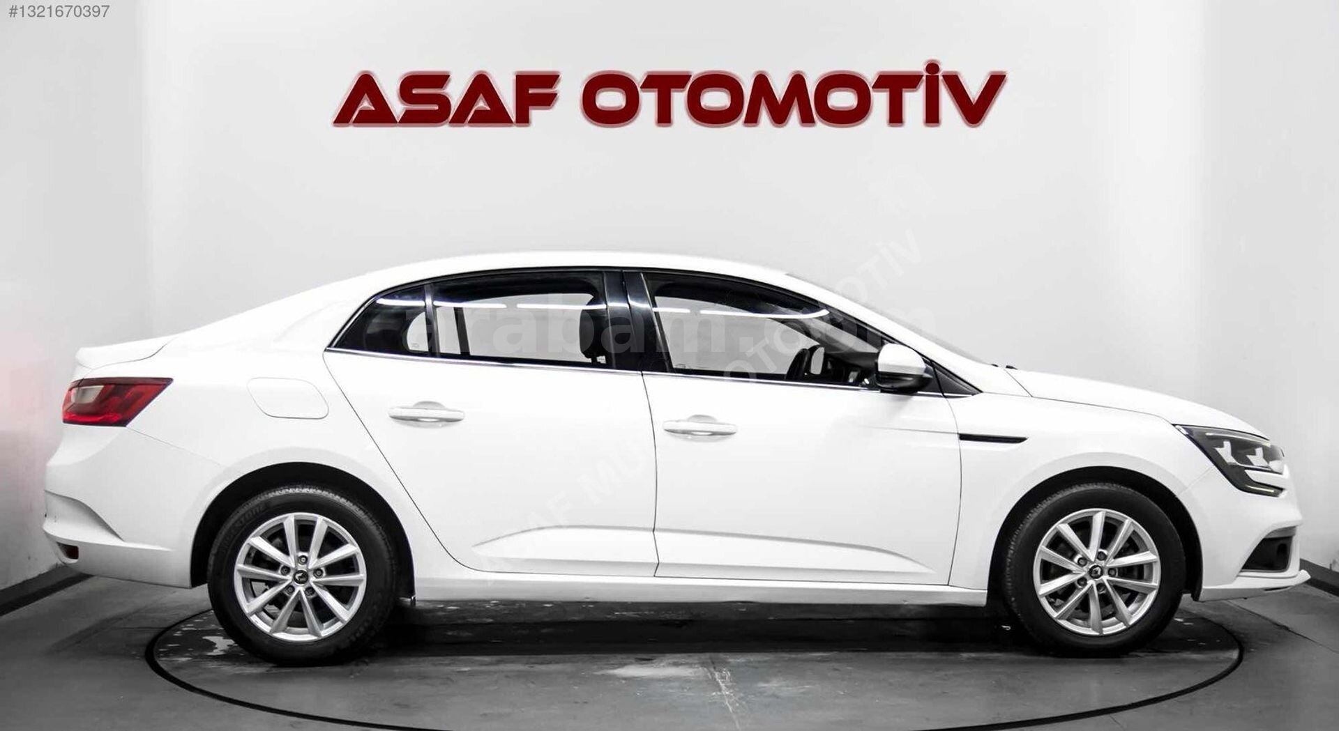 Galeriden Renault Megane 1.5 Blue DCI Touch 2020 Model İstanbul 155.000 km Beyaz 3