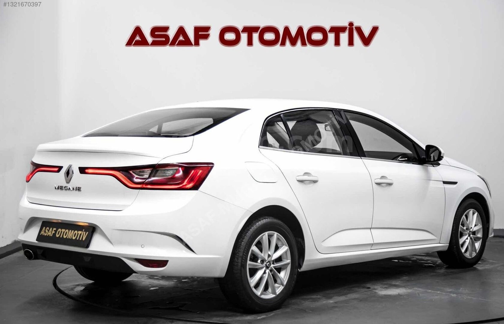 Galeriden Renault Megane 1.5 Blue DCI Touch 2020 Model İstanbul 155.000 km Beyaz 7