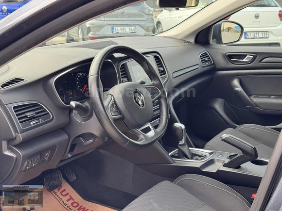 2023 ÇIKIŞLI MEGANE TOUCH OTOMATİK 75 BİN KM'DE