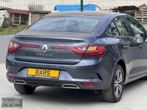 2023 ÇIKIŞLI MEGANE TOUCH OTOMATİK 75 BİN KM'DE