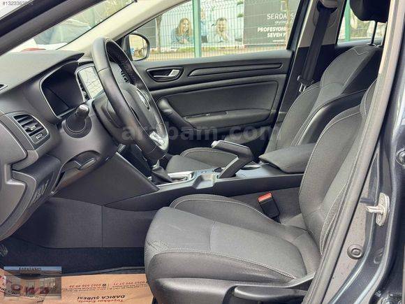 2023 ÇIKIŞLI MEGANE TOUCH OTOMATİK 75 BİN KM'DE