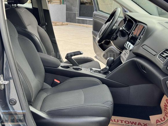 2023 ÇIKIŞLI MEGANE TOUCH OTOMATİK 75 BİN KM'DE
