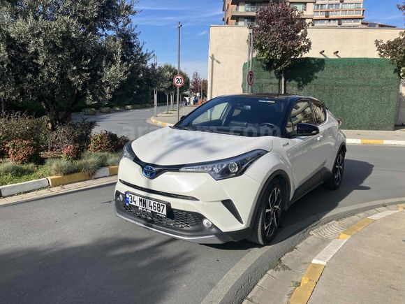Sahibinden Toyota C-HR 1.8 Hybrid Dynamic 2017 Model 