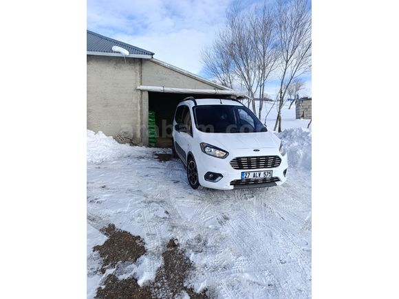 Sahibinden Ford Tourneo Courier 1.5 TDCi Journey Titanium Plus 2022 Model