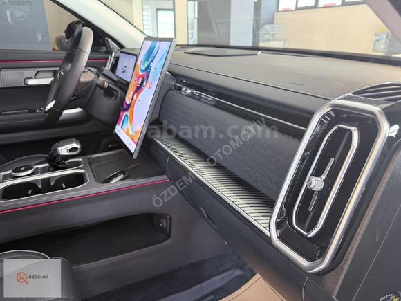 ÖZDEMİR''2025 JAECOO J7 EVOLVE 4X4 AWD 1.6 DCT 22000 KM ORJİNAL