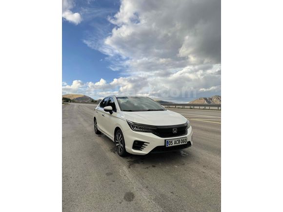 Sahibinden Honda City 1.5 i-VTEC Executive 2021 Model  56.000 km Beyaz