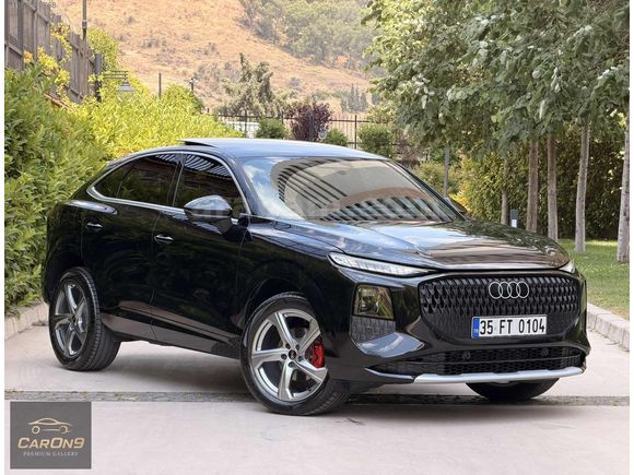 YENİ KASA AUDİ Q3 SPORTBACK SİYAH 6.900KM 19'JANT FIRSAT ARACI