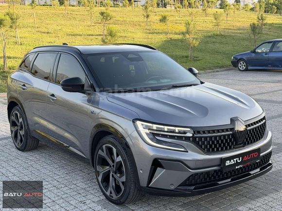 BATU AUTO'DAN 2024 RENAULT AUSTRAL ALPİNE CAM TVAN 48 BİNDE