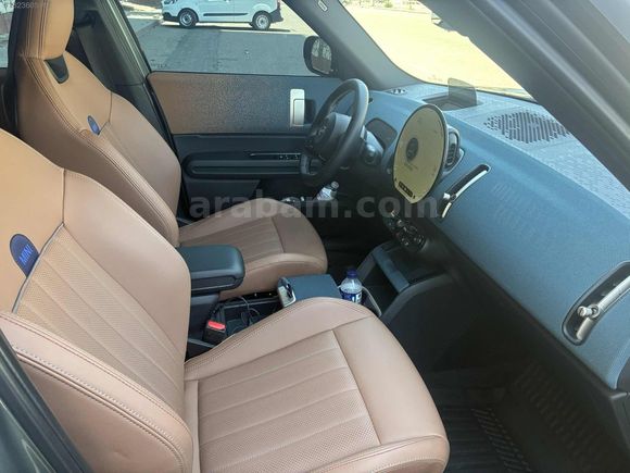 YSF PLAZA'DAN 2025 MODEL ORİJİNAL COUNTRYMAN E