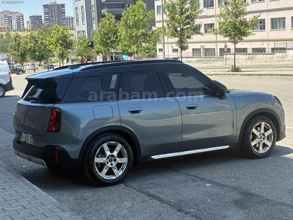 YSF PLAZA'DAN 2025 MODEL ORİJİNAL COUNTRYMAN E