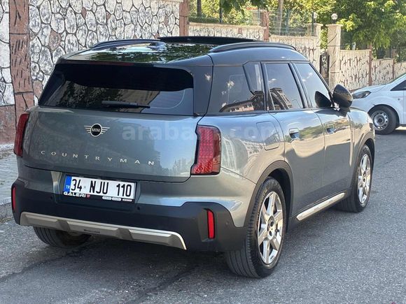YSF PLAZA'DAN 2025 MODEL ORİJİNAL COUNTRYMAN E