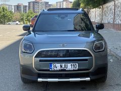 YSF PLAZA'DAN 2025 MODEL ORİJİNAL COUNTRYMAN E