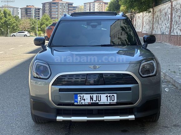 YSF PLAZA'DAN 2025 MODEL ORİJİNAL COUNTRYMAN E