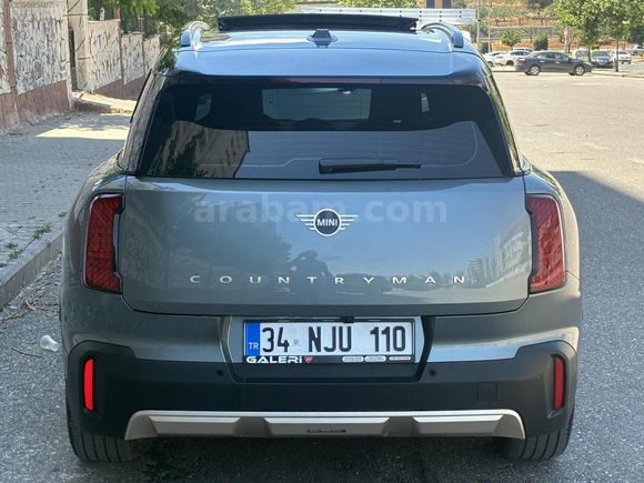 YSF PLAZA'DAN 2025 MODEL ORİJİNAL COUNTRYMAN E