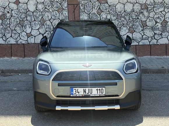YSF PLAZA'DAN 2025 MODEL ORİJİNAL COUNTRYMAN E