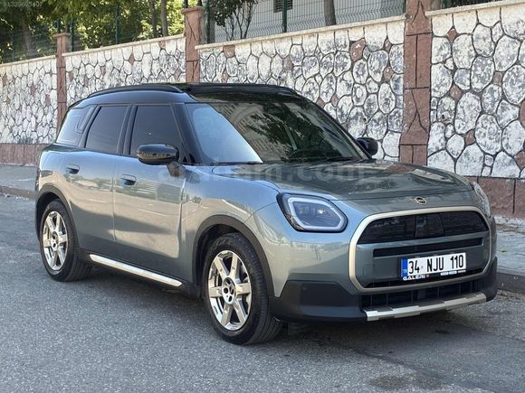 YSF PLAZA'DAN 2025 MODEL ORİJİNAL COUNTRYMAN E