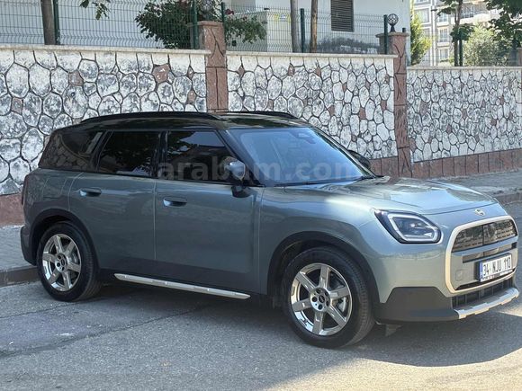 YSF PLAZA'DAN 2025 MODEL ORİJİNAL COUNTRYMAN E