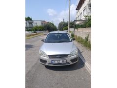 Sahibinden Ford Focus 1.6 Trend 2006 Model  300.000 km Gri (Gümüş)
