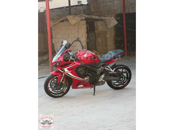 2020 MODEL HONDA CBR 560R YAŞINA GÖRE DİRİ