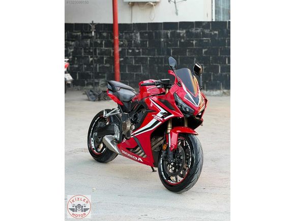 2020 MODEL HONDA CBR 560R YAŞINA GÖRE DİRİ