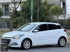 HYUNDAİ İ20 OTOMATİK DÜŞÜK KM EMSALSİZ TEMİZLİKTE