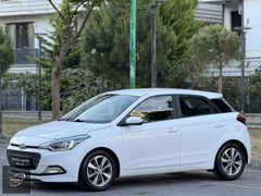 HYUNDAİ İ20 OTOMATİK DÜŞÜK KM EMSALSİZ TEMİZLİKTE