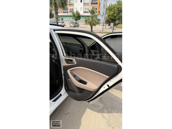 Temiz Bakımlı Sanrooflu Otomatik