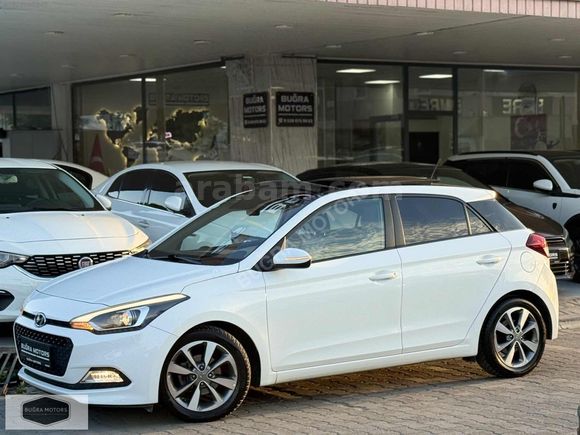 2017 Model Hyundai İ20 1.4 MPI Style Cam Tavan ' Geri Görüş