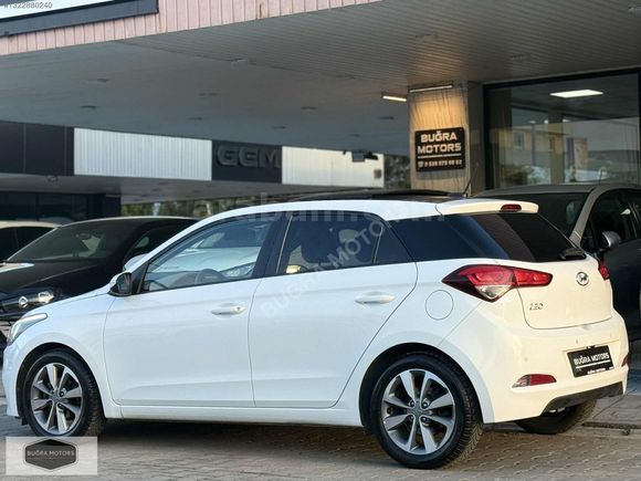 2017 Model Hyundai İ20 1.4 MPI Style Cam Tavan ' Geri Görüş