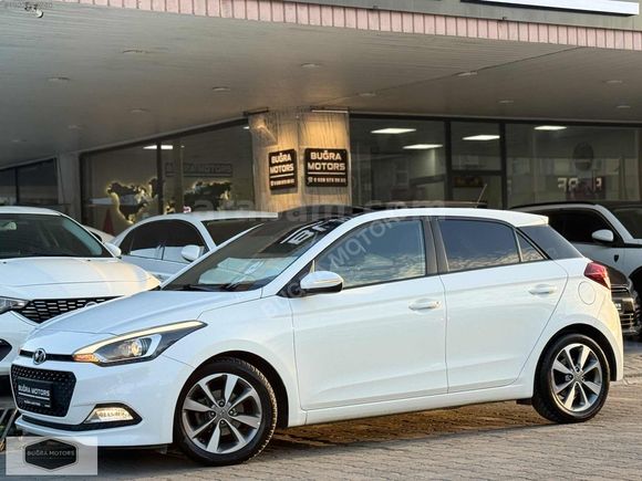 2017 Model Hyundai İ20 1.4 MPI Style Cam Tavan ' Geri Görüş