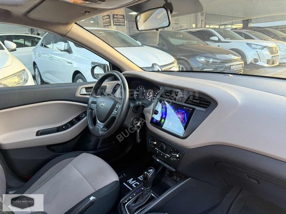 2017 Model Hyundai İ20 1.4 MPI Style Cam Tavan ' Geri Görüş