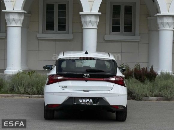 ESFA AUTO'DAN 2023 İ20 STYLE HATASIZ BOYASIZ SERVİS BAKIMLI