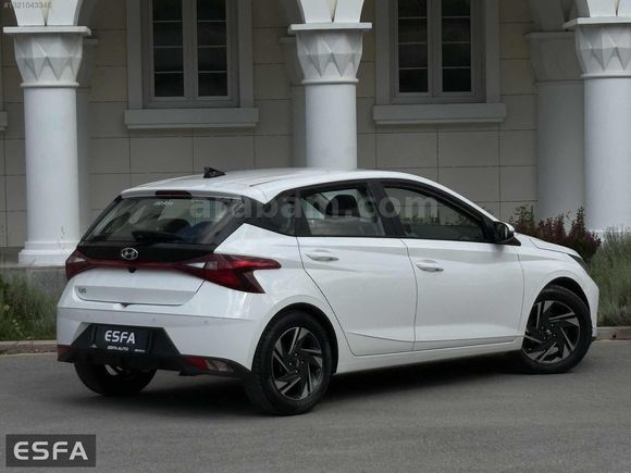 ESFA AUTO'DAN 2023 İ20 STYLE HATASIZ BOYASIZ SERVİS BAKIMLI