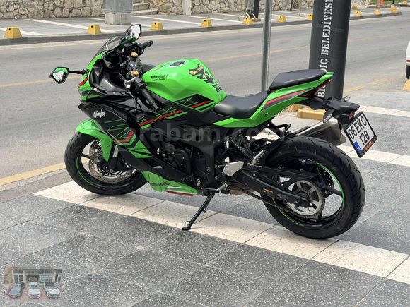 Galeriden Kawasaki Ninja ZX-4RR 2024 Model Balıkesir 8.900 km