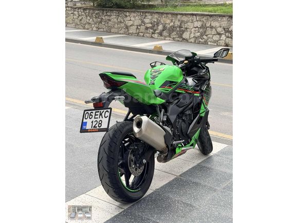 Galeriden Kawasaki Ninja ZX-4RR 2024 Model Balıkesir 8.900 km