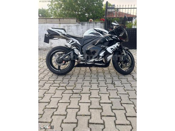 HONDA CBR 600 RR BAKIMLI 65 BİNDE PIRIL PIRIL