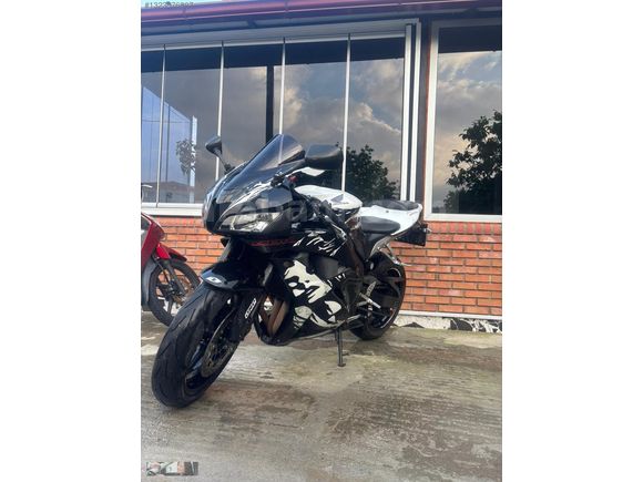 HONDA CBR 600 RR BAKIMLI 65 BİNDE PIRIL PIRIL