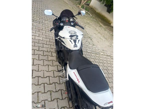 HONDA CBR 600 RR BAKIMLI 65 BİNDE PIRIL PIRIL