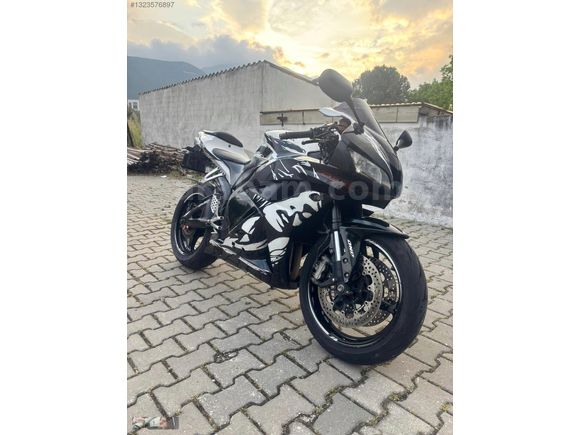 HONDA CBR 600 RR BAKIMLI 65 BİNDE PIRIL PIRIL