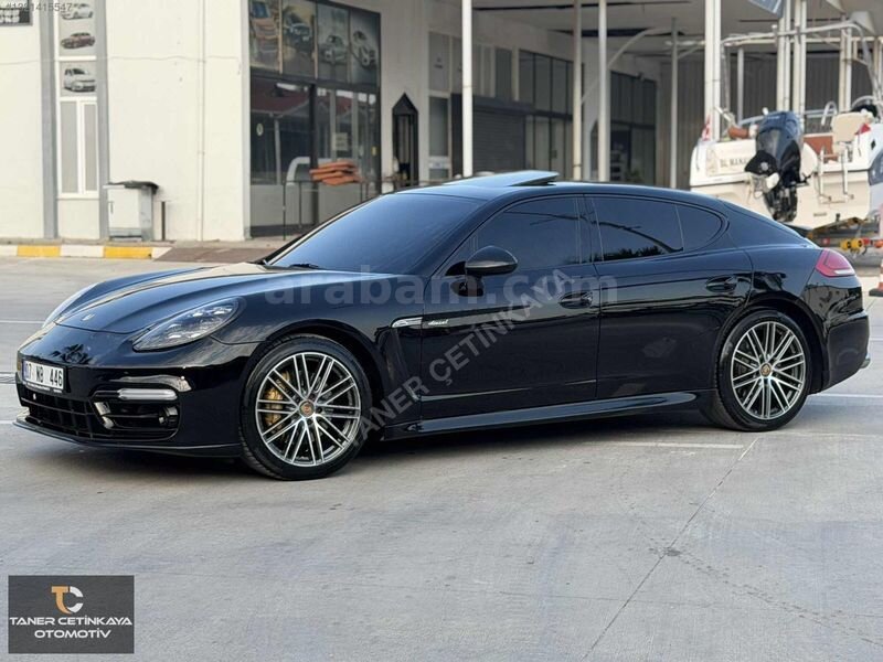 Galeriden Porsche Panamera Diesel 2011 Model Antalya 284.000 km Siyah