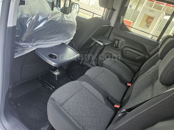 2026 MODEL 0 KM DE OPEL COMBO DİZEL OTOMATİK %20 KDV EMİNEVİM