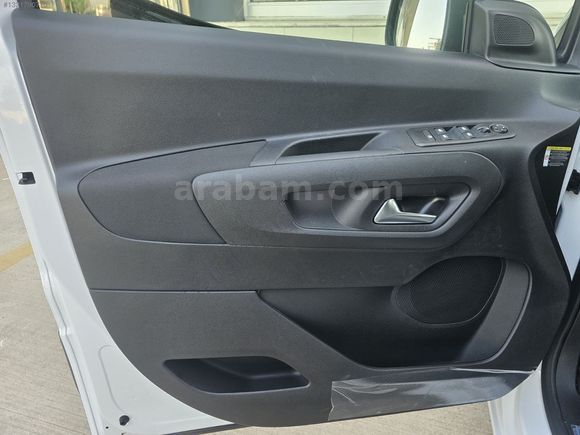 2026 MODEL 0 KM DE OPEL COMBO DİZEL OTOMATİK %20 KDV EMİNEVİM