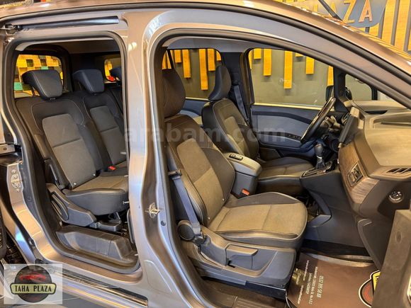 2023 Kangoo E-Tech Iconic KörNokta+Şerit Tkp+Kr.Kartı Sıfır Faiz