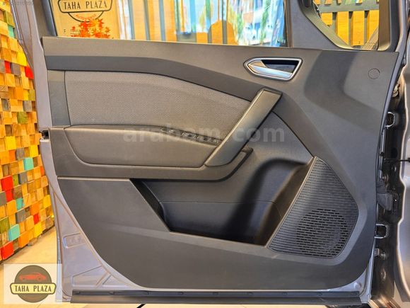 2023 Kangoo E-Tech Iconic KörNokta+Şerit Tkp+Kr.Kartı Sıfır Faiz