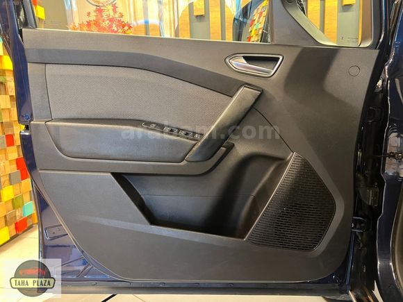2023 Kangoo E-Tech Iconic Kör Nokta+BOYASIZ+Krd Kartı Sıfır Faiz