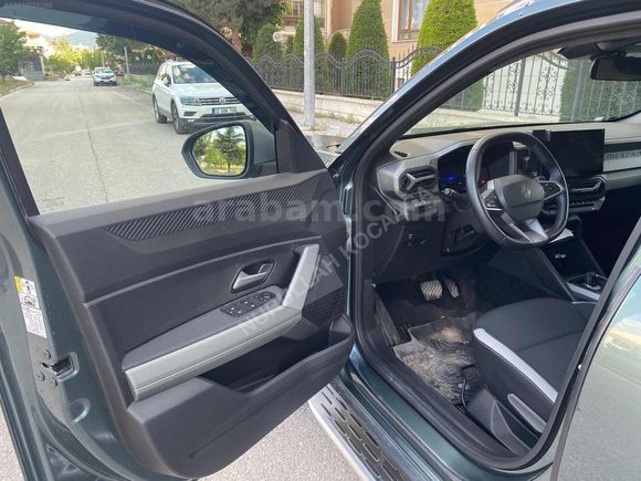 DEĞİŞENSİZ BOYASIZ 2024 FULL HYBRİD 26.000 KM OTOMATİK GARANTİLİ
