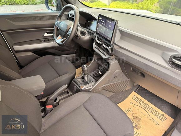 2025 RENAULT DUSTER 1.0 ECO-G EVOLUTION 100 HP 9.000KM HATASIZ!
